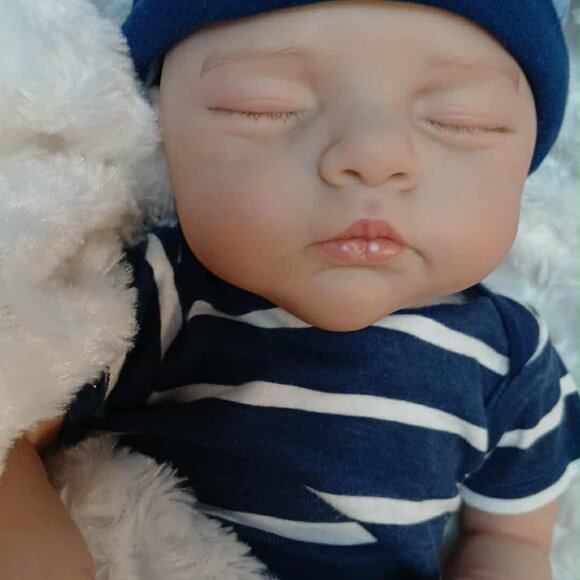 Realistic Sleeping Baby Doll - Reborn Style - Collectors  Kids Toy - Picture 4 of 8
